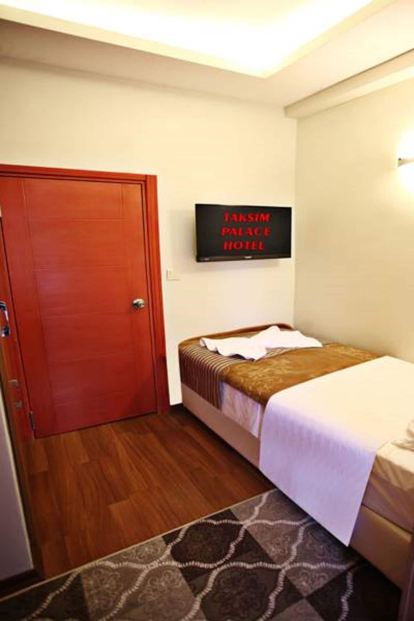 Taksim Palace Hotel Istanbul Exterior photo