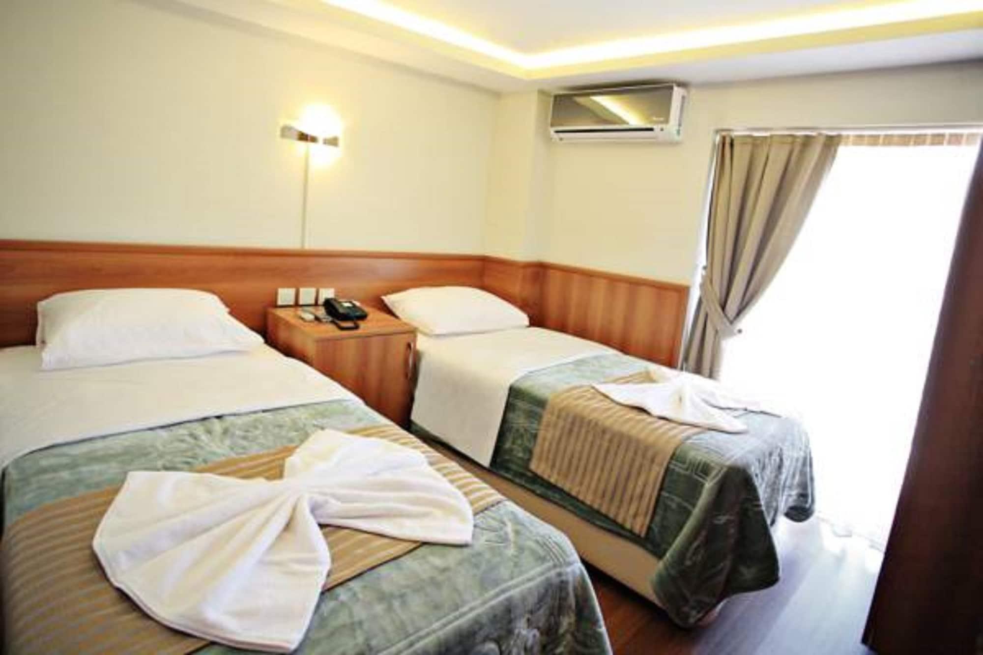 Taksim Palace Hotel Istanbul Exterior photo
