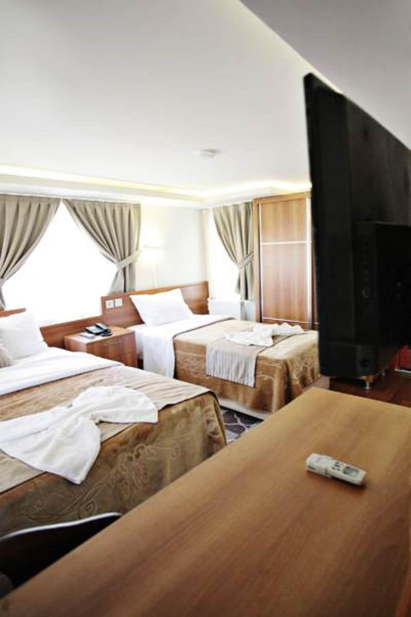 Taksim Palace Hotel Istanbul Exterior photo