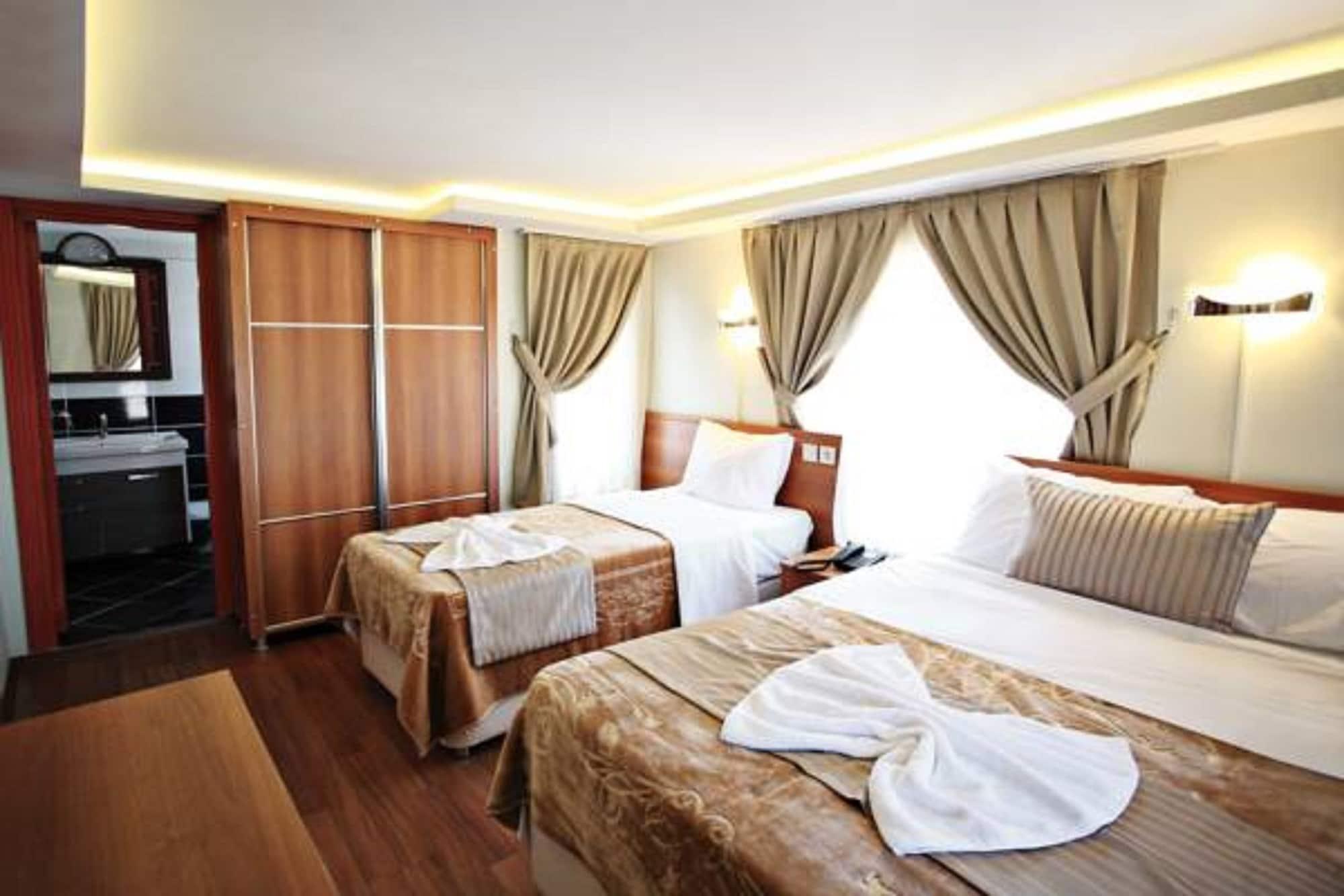 Taksim Palace Hotel Istanbul Exterior photo