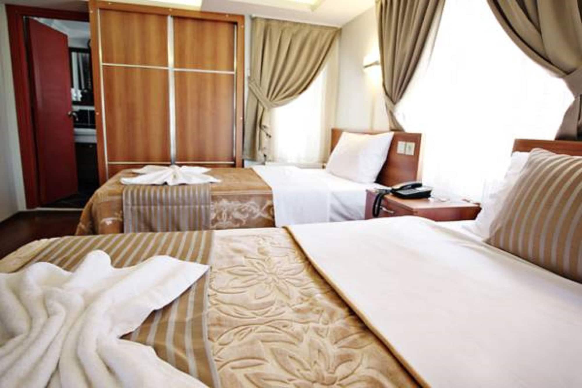 Taksim Palace Hotel Istanbul Exterior photo